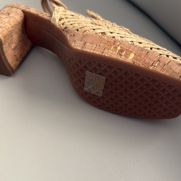 NWOB AEROSOLES Women's Santiago Raffia Platform Pumps - Picture 7 of 8